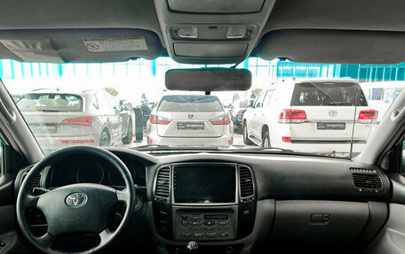 Toyota Land Cruiser 100 рестайлинг 2, 2006 год, 1 750 000 рублей, 14 фотография