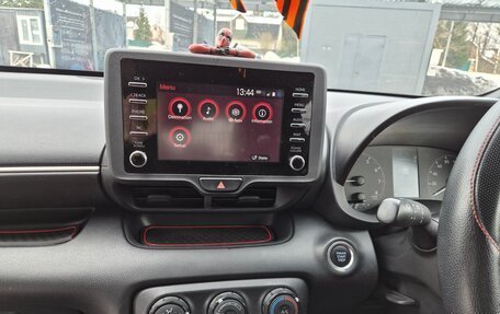 Toyota Yaris, 2020 год, 1 110 000 рублей, 4 фотография