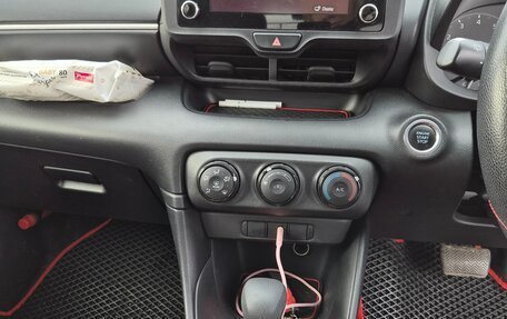 Toyota Yaris, 2020 год, 1 110 000 рублей, 11 фотография