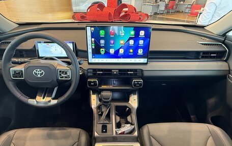 Toyota RAV4, 2025 год, 5 200 000 рублей, 3 фотография