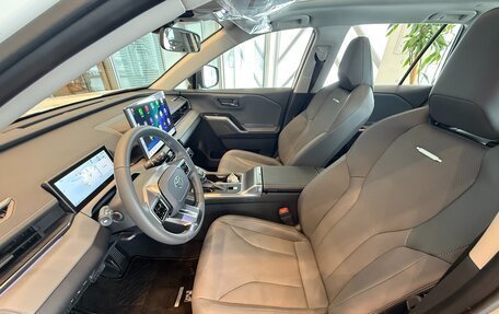 Toyota RAV4, 2025 год, 5 200 000 рублей, 17 фотография