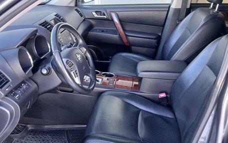 Toyota Highlander III, 2012 год, 2 454 000 рублей, 16 фотография