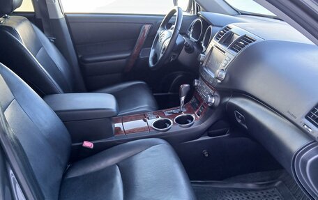 Toyota Highlander III, 2012 год, 2 454 000 рублей, 18 фотография