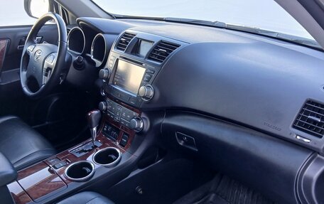 Toyota Highlander III, 2012 год, 2 454 000 рублей, 11 фотография