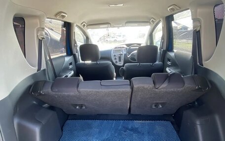 Toyota Ractis I, 2009 год, 750 000 рублей, 4 фотография