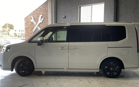 Honda Stepwgn, 2023 год, 2 320 555 рублей, 6 фотография