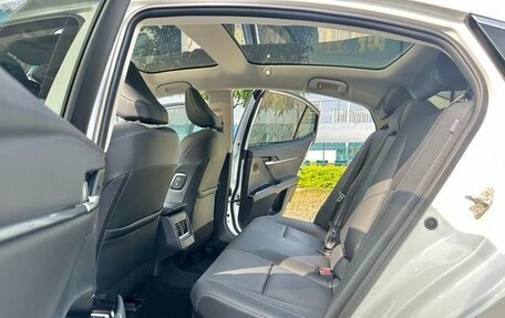 Toyota Camry, 2025 год, 9 фотография