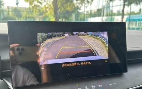 Toyota Camry, 2025 год, 17 фотография