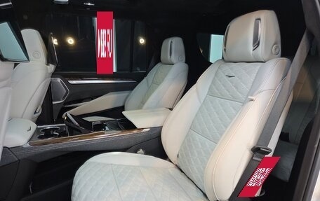 Cadillac Escalade V, 2025 год, 19 550 000 рублей, 10 фотография