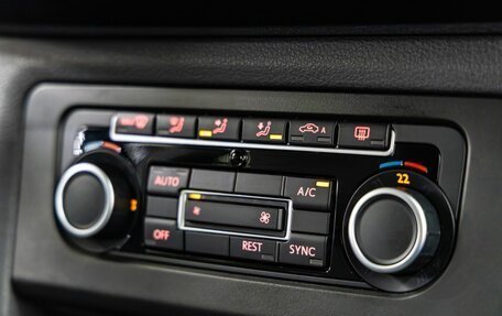 Volkswagen Amarok I рестайлинг, 2012 год, 2 098 000 рублей, 29 фотография