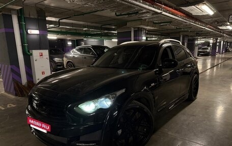 Infiniti QX70, 2013 год, 2 600 000 рублей, 4 фотография