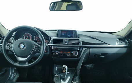 BMW 3 серия, 2018 год, 1 799 000 рублей, 15 фотография