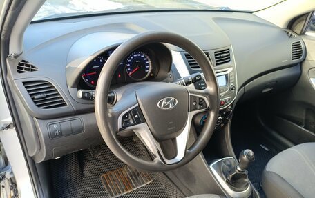 Hyundai Solaris II рестайлинг, 2012 год, 549 000 рублей, 9 фотография