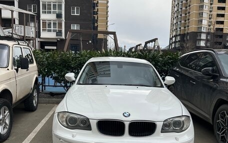 BMW 1 серия, 2011 год, 800 000 рублей, 1 фотография