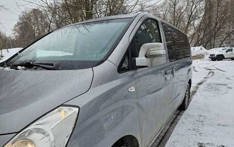 Hyundai Grand Starex Grand Starex I рестайлинг 2, 2013 год, 1 690 000 рублей, 2 фотография