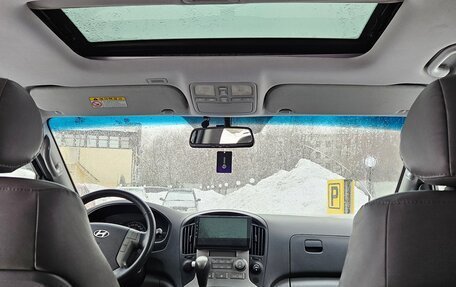 Hyundai Grand Starex Grand Starex I рестайлинг 2, 2013 год, 1 690 000 рублей, 11 фотография