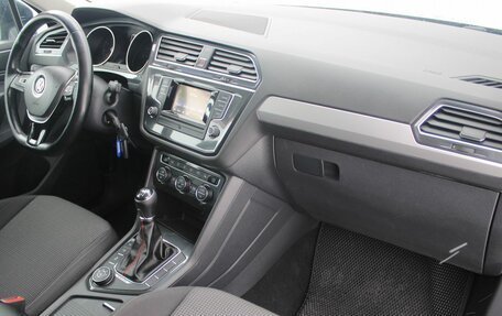 Volkswagen Tiguan II, 2017 год, 1 959 000 рублей, 7 фотография