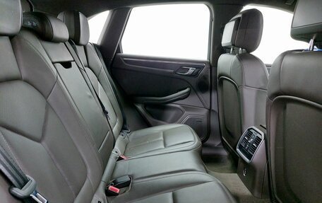 Porsche Macan I рестайлинг, 2016 год, 3 999 000 рублей, 15 фотография