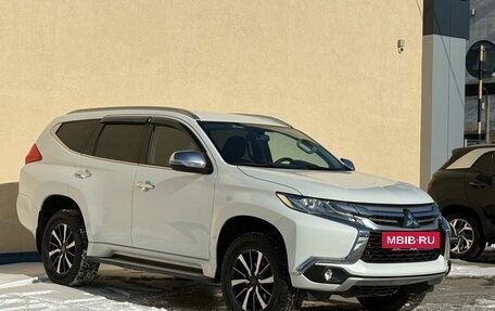 Mitsubishi Pajero Sport III рестайлинг, 2017 год, 2 690 000 рублей, 3 фотография