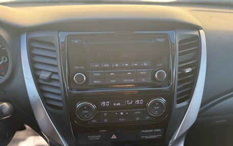 Mitsubishi Pajero Sport III рестайлинг, 2017 год, 2 690 000 рублей, 11 фотография