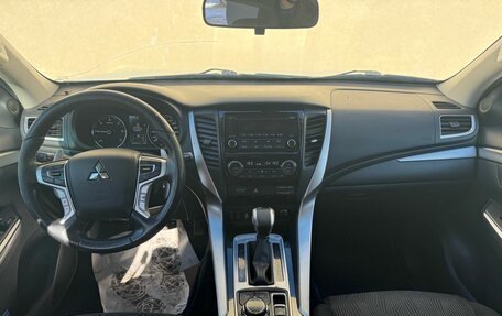 Mitsubishi Pajero Sport III рестайлинг, 2017 год, 2 690 000 рублей, 9 фотография