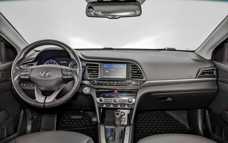 Hyundai Elantra VI рестайлинг, 2019 год, 1 790 000 рублей, 14 фотография