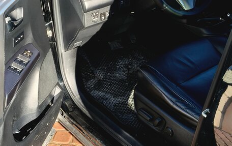 Toyota RAV4, 2017 год, 3 250 000 рублей, 10 фотография