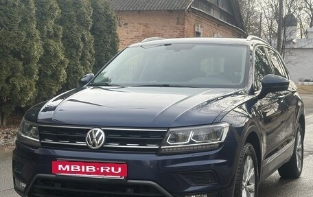 Volkswagen Tiguan II, 2017 год, 1 799 000 рублей, 2 фотография