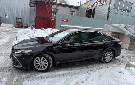 Toyota Camry, 2021 год, 2 900 000 рублей, 2 фотография