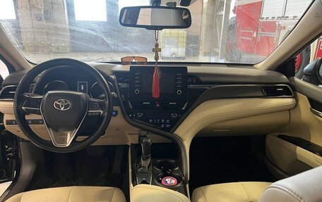 Toyota Camry, 2021 год, 2 900 000 рублей, 9 фотография