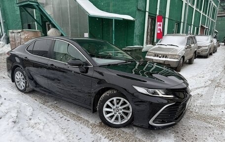 Toyota Camry, 2021 год, 2 900 000 рублей, 6 фотография