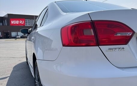 Volkswagen Jetta VI, 2012 год, 880 000 рублей, 2 фотография