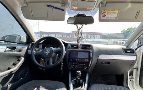 Volkswagen Jetta VI, 2012 год, 880 000 рублей, 25 фотография