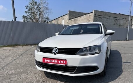 Volkswagen Jetta VI, 2012 год, 880 000 рублей, 21 фотография