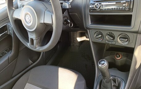 Volkswagen Polo VI (EU Market), 2010 год, 570 000 рублей, 24 фотография