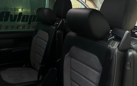 Volkswagen Multivan T6 рестайлинг, 2020 год, 7 300 000 рублей, 10 фотография