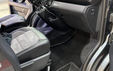 Volkswagen Multivan T6 рестайлинг, 2020 год, 7 300 000 рублей, 15 фотография