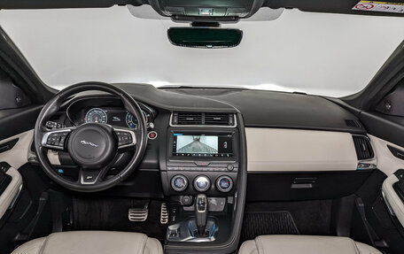 Jaguar E-Pace, 2018 год, 2 700 000 рублей, 14 фотография