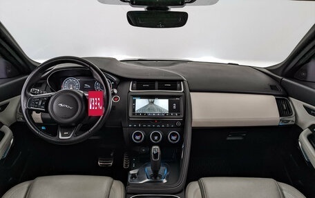 Jaguar E-Pace, 2018 год, 2 700 000 рублей, 17 фотография