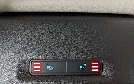 Jaguar E-Pace, 2018 год, 2 700 000 рублей, 25 фотография