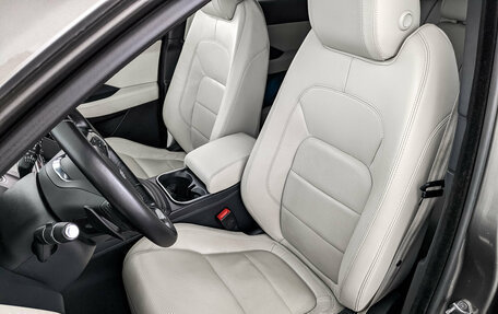 Jaguar E-Pace, 2018 год, 2 700 000 рублей, 20 фотография