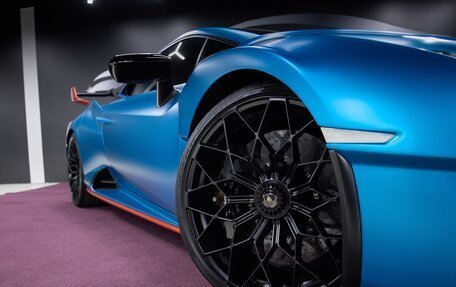 Lamborghini Huracán, 2022 год, 29 900 000 рублей, 8 фотография