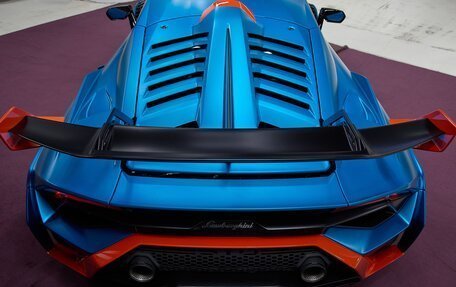 Lamborghini Huracán, 2022 год, 29 900 000 рублей, 13 фотография