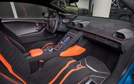 Lamborghini Huracán, 2022 год, 29 900 000 рублей, 19 фотография