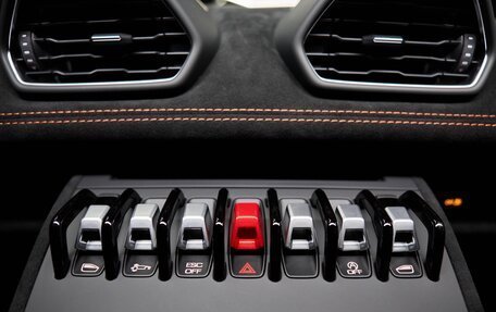 Lamborghini Huracán, 2022 год, 29 900 000 рублей, 24 фотография