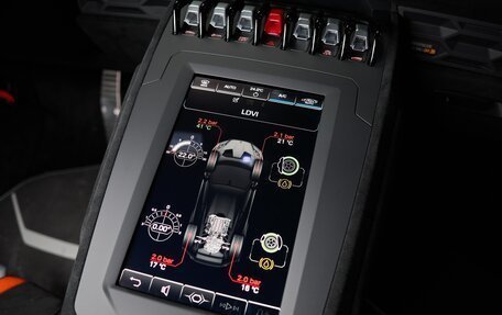 Lamborghini Huracán, 2022 год, 29 900 000 рублей, 34 фотография