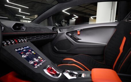 Lamborghini Huracán, 2022 год, 29 900 000 рублей, 38 фотография