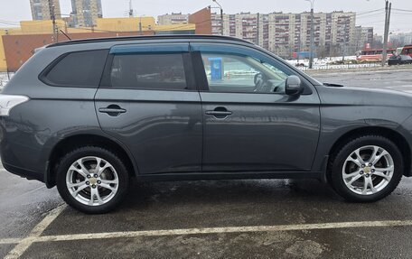 Mitsubishi Outlander III рестайлинг 3, 2014 год, 1 300 000 рублей, 2 фотография