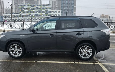 Mitsubishi Outlander III рестайлинг 3, 2014 год, 1 300 000 рублей, 3 фотография