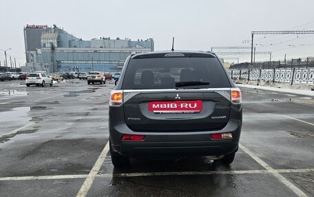 Mitsubishi Outlander III рестайлинг 3, 2014 год, 1 300 000 рублей, 4 фотография